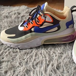 Nike Air 270s. Size 6.5. Worn once.